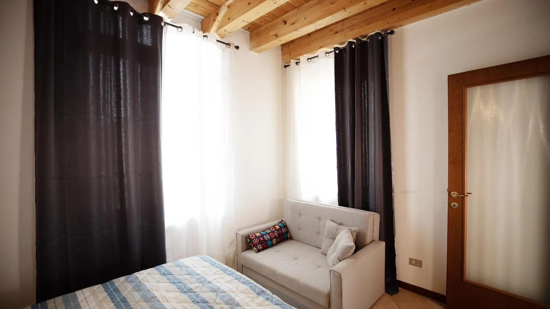 Salix Home Lazise Apartment