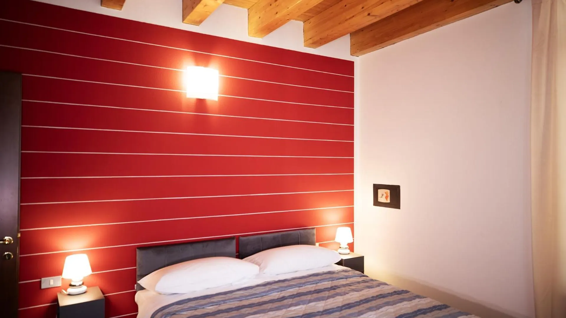 Apartment Salix Home Lazise Italy